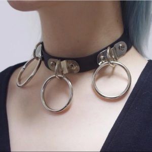 Triple O Ring Choker